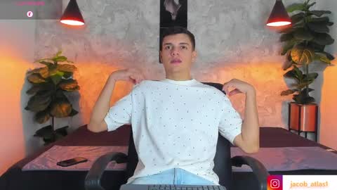 ian_jacob online show from April 9, 7:19 pm