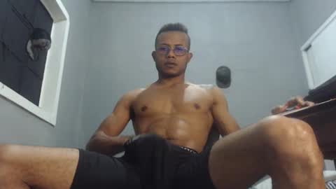 ian_tuner online show from December 5, 7:00 pm