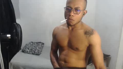 ian_tuner online show from November 30, 1:34 am