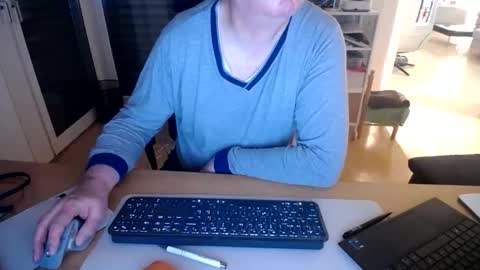 iandy12 online show from March 3, 11:01 pm