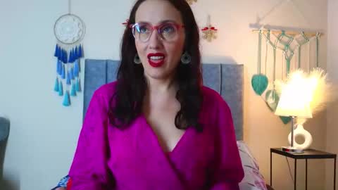 Iberian Moon online show from December 13, 7:53 pm