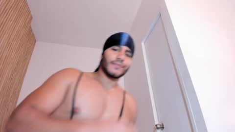 Snapshot of ibraiimm chatting on October 30, 10:43 pm Ibraim online show from October 30, 10:43 pm