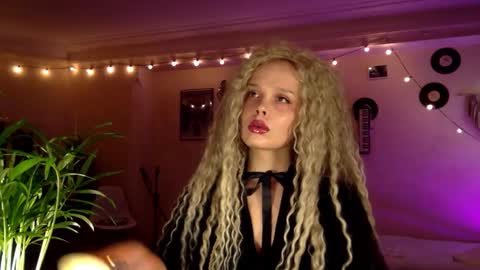 Nina online show from January 9, 12:05 am