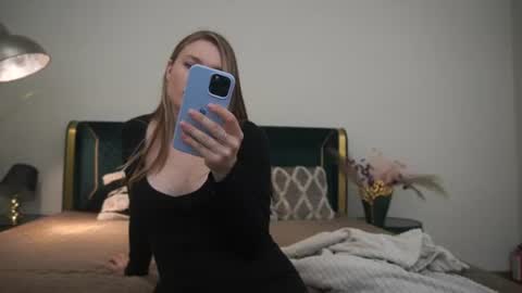 Danielle online show from July 7, 7:23 am