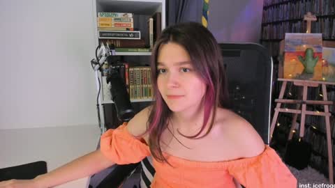 Snapshot of icefroq chatting on February 1, 9:29 pm Julia online show from February 1, 9:29 pm