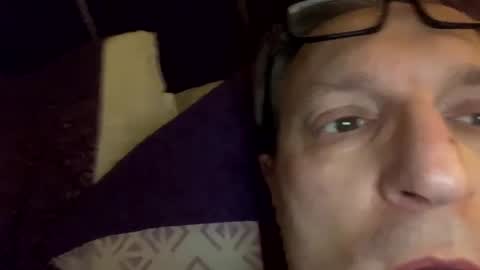 Snapshot of icums4u chatting on February 1, 8:29 am icums4u online show from February 1, 8:29 am