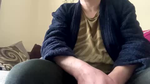 Snapshot of icums4u chatting on February 17, 3:22 pm icums4u online show from February 17, 3:22 pm