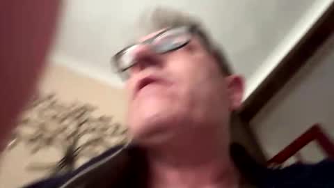 Snapshot of icums4u chatting on October 23, 3:35 pm icums4u online show from October 23, 3:35 pm