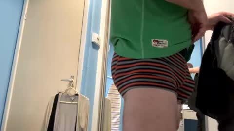 Snapshot of icums4u chatting on December 6, 12:44 pm icums4u online show from December 6, 12:44 pm