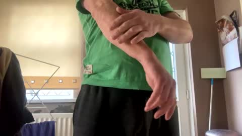 Snapshot of icums4u chatting on December 4, 1:03 pm icums4u online show from December 4, 1:03 pm