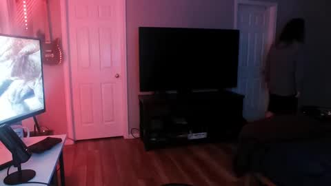 Snapshot of icy_ivy chatting on February 9, 10:31 am Ivan online show from February 9, 10:31 am