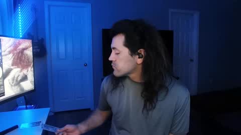 Snapshot of icy_ivy chatting on February 15, 12:22 pm Ivan online show from February 15, 12:22 pm