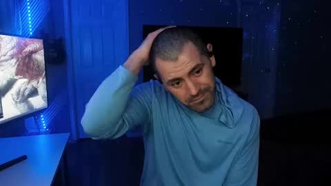 Snapshot of icy_ivy chatting on February 21, 2:39 am Ivan online show from February 21, 2:39 am