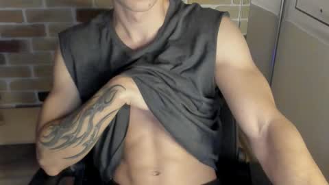 Snapshot of idkiww chatting on September 24, 7:53 pm yo online show from September 24, 7:53 pm