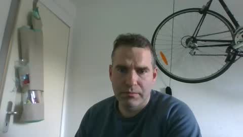 idontknowwhy1 online show from December 31, 11:53 am