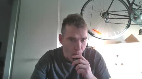 idontknowwhy1 online show from December 23, 8:44 am