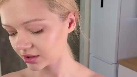 Lisa online show from March 4, 6:26 am