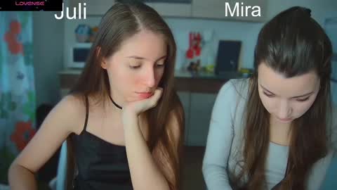 Snapshot of ihavepaws33 chatting on March 1, 11:06 am Julia and Mira online show from March 1, 11:06 am