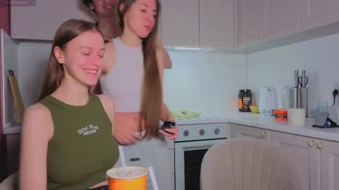 Julia and Mira online show from November 27, 10:12 am