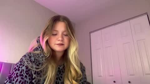 Snapshot of iheartcassie2844 chatting on October 3, 11:13 pm cassie online show from October 3, 11:13 pm