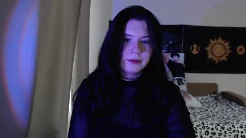 Vella online show from May 4, 2:01 pm