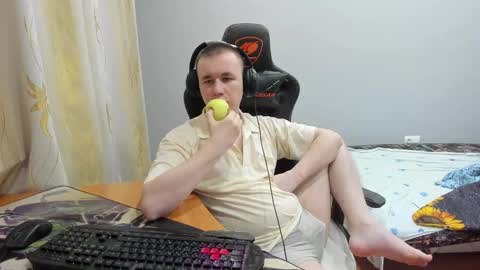 iliaskris online show from October 3, 3:31 pm