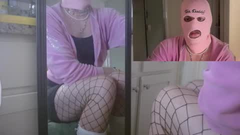 illcallitlilac online show from February 6, 7:01 am