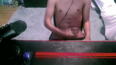 ilovewhitegirls388383 online show from May 18, 3:49 am