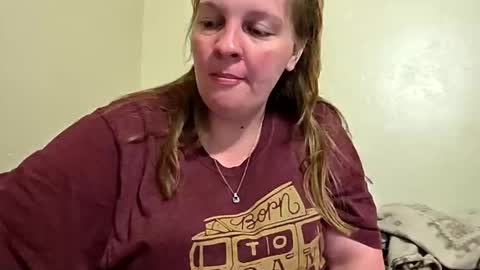 IM4KOUCR4ZY online show from April 15, 4:49 am