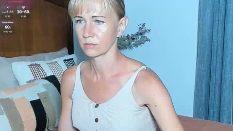 Snapshot of im_beautiful chatting on October 26, 11:44 am Christine -  online show from October 26, 11:44 am