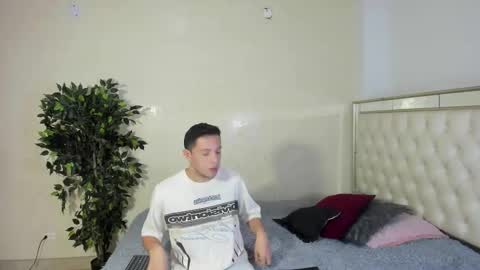 Snapshot of im_emilianolux chatting on October 16, 8:29 pm IM EMILIANOLUX online show from October 16, 8:29 pm