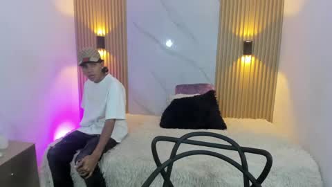 im_matthewscott online show from April 14, 7:50 pm