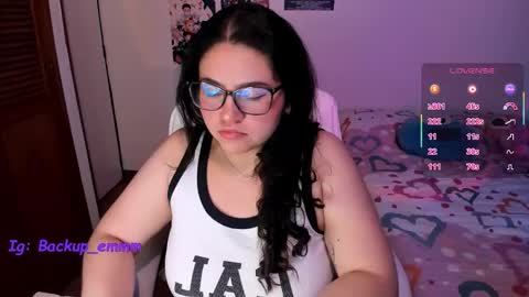 mei mei uwu online show from December 5, 3:39 am