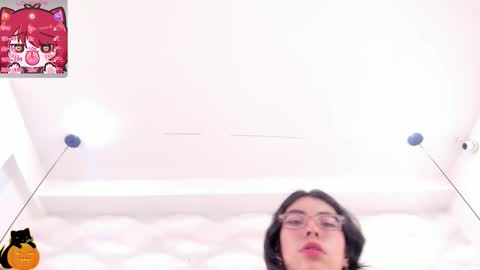 Snapshot of im_molly_angel chatting on October 8, 9:21 pm Moly online show from October 8, 9:21 pm