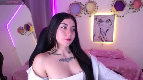 Jade Rosse online show from November 15, 8:10 pm