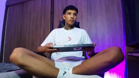 im_usuga online show from May 28, 3:26 am