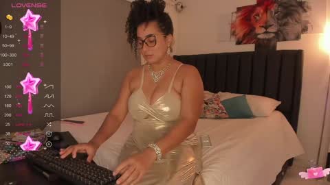 Snapshot of imacwenn_ chatting on February 7, 11:12 am Sofia online show from February 7, 11:12 am