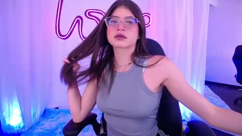 Snapshot of imchloe_ chatting on October 8, 7:53 pm Chloe online show from October 8, 7:53 pm