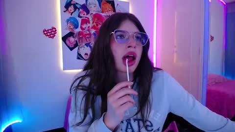 Snapshot of imchloe_ chatting on September 13, 8:55 pm Chloe online show from September 13, 8:55 pm