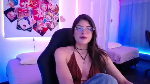 Snapshot of imchloe_ chatting on October 4, 7:55 pm Chloe online show from October 4, 7:55 pm