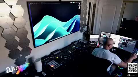 DJ Azra online show from April 11, 3:27 pm