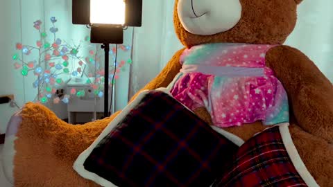 Joanna  Independent model. online show from October 27, 8:20 pm