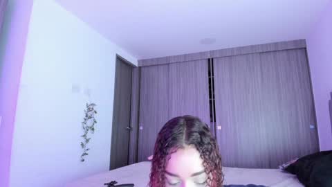 Snapshot of immia_rosse chatting on January 3, 10:08 pm mia --------- COL TIME online show from January 3, 10:08 pm