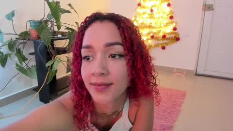 Snapshot of immia_rosse chatting on December 24, 12:00 am mia --------- COL TIME online show from December 24, 12:00 am