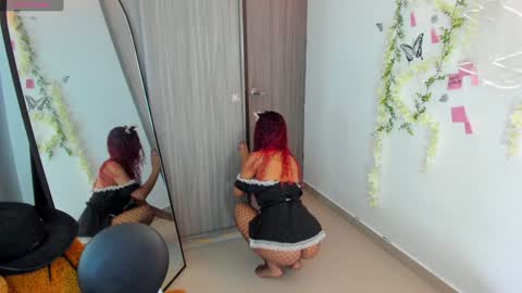 Snapshot of immia_rosse chatting on December 12, 10:42 pm mia --------- COL TIME online show from December 12, 10:42 pm