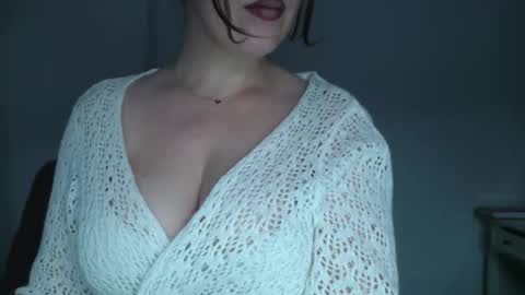 Snapshot of immouss chatting on October 9, 9:31 pm Pola online show from October 9, 9:31 pm