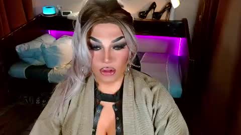 QUEEN MADI  online show from July 2, 11:53 pm