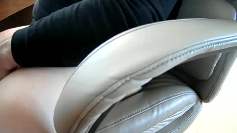 imyobes online show from March 7, 4:00 pm