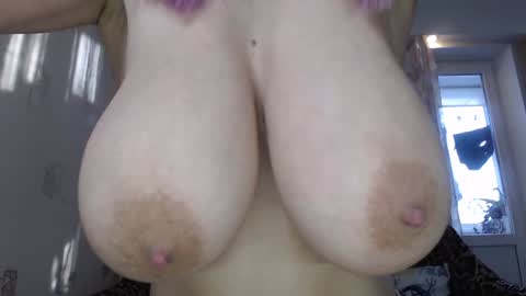 IncrediblyOmelia online show from February 4, 8:18 am