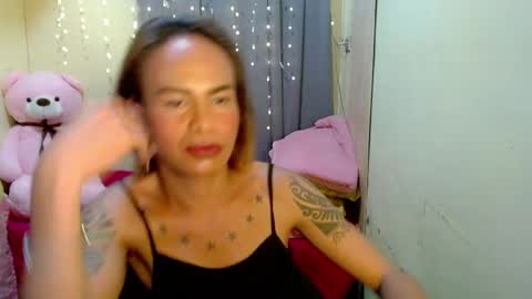 Snapshot of indaypakay_ts chatting on February 15, 2:47 am Pakay online show from February 15, 2:47 am